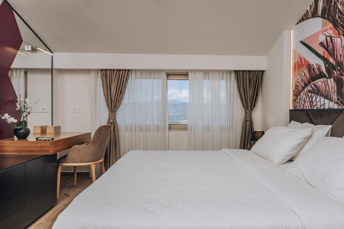 Villa Principium With Infinity Edge Pool&Hot Tub Kotor Bagian luar foto