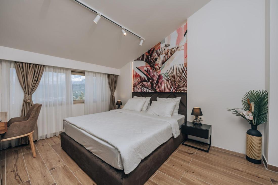 Villa Principium With Infinity Edge Pool&Hot Tub Kotor Bagian luar foto
